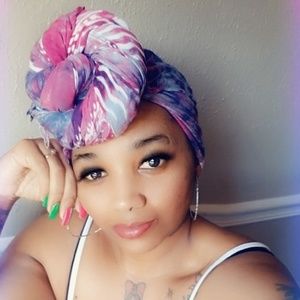 Meet your Posher, Valerie